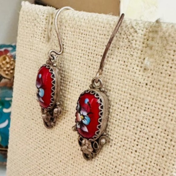 Red and silver earrings - Picture 2 of 3